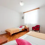 Bulevar Apartment *